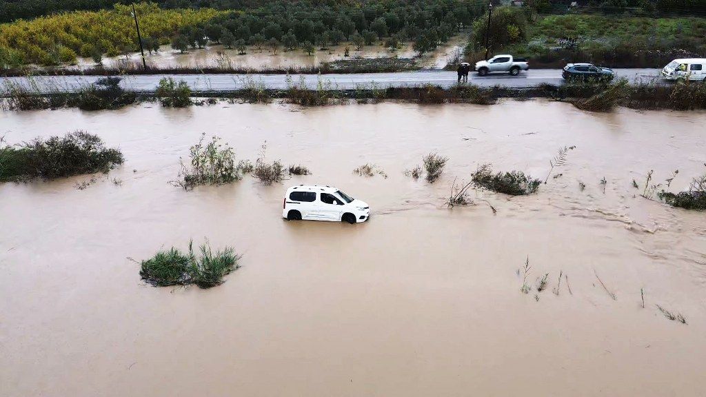 Dalamanda Dere Tasti Evler Ve Tarim Arazileri Su Altinda Kaldi (3) 1024X576