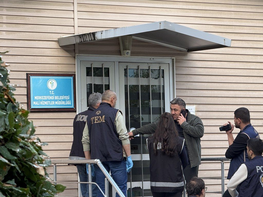 Denizlide Merkezefendi Belediyesine Yonelik Sorusturmada 5 Supheli Tutuklandi (4) 1024X768
