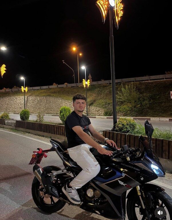 Pikapla çarpışan motosikletin 19 yaşındaki sürücüsü öldü