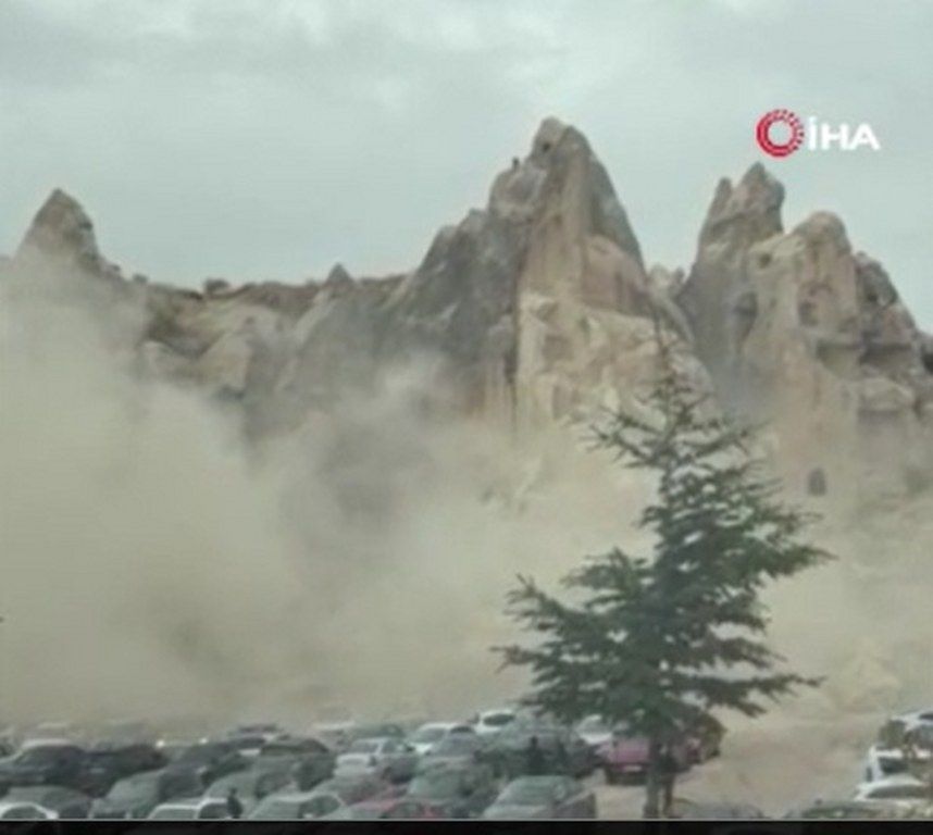 Kapadokya Kaya Düşmesi 858X768