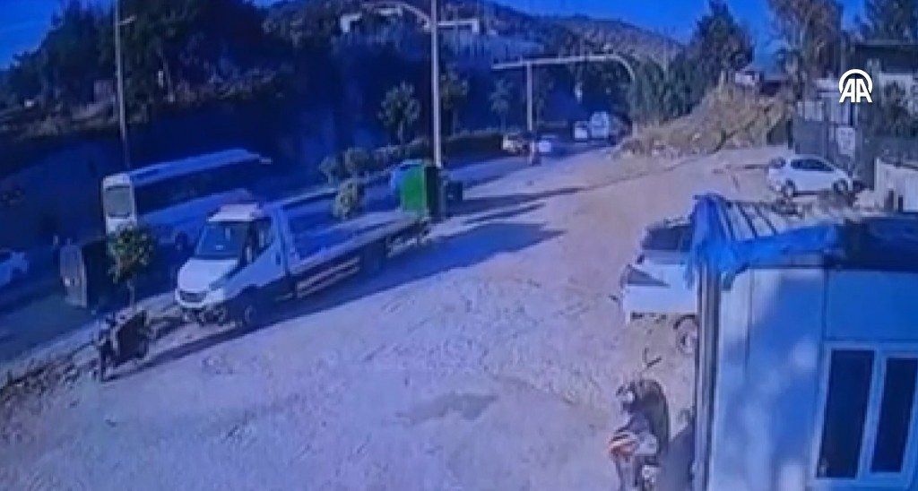 Bodrum'da kaza! Tırla çarpışan motosikletin sürücüsü hayatını kaybetti