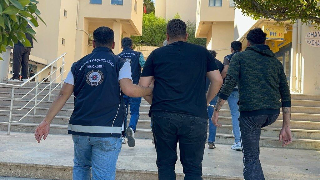 MARMARİS'TE GÖÇMEN KAÇAKÇILIĞINA OPERASYON! 4 ORGANİZATÖR TUTUKLANDI